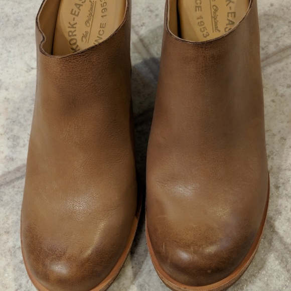 kork ease challis clog